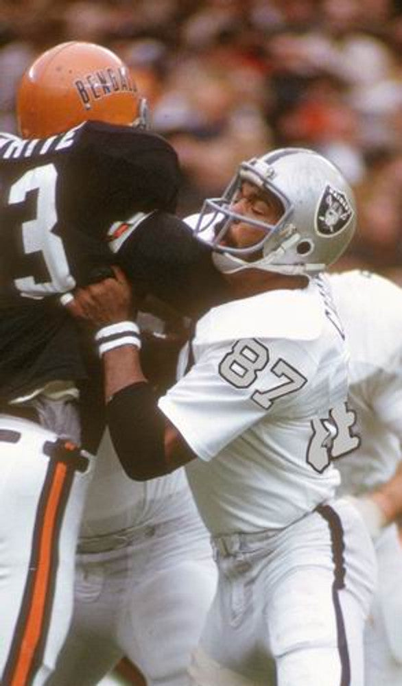Oakland Raiders Raymond Chester NFL jersey front view